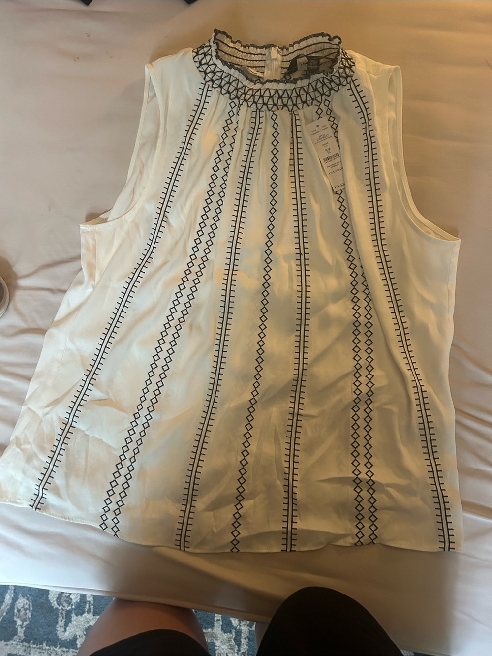 White House Black Market White Sleeveless Embroidered Mock-Neck Blouse